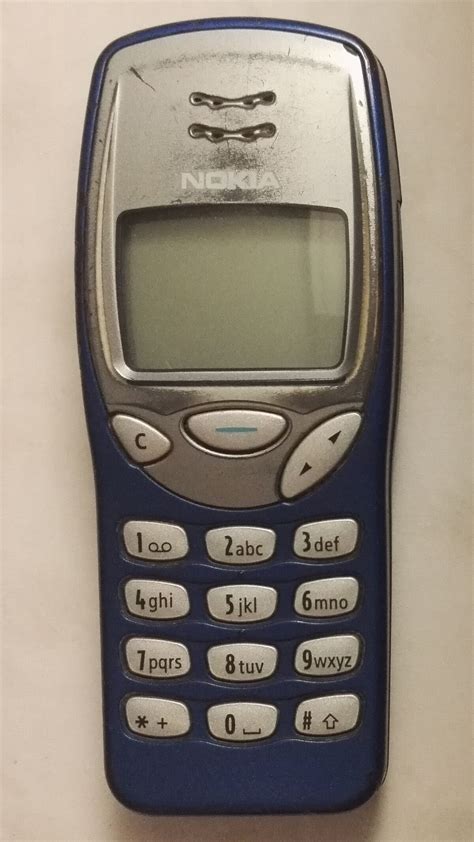 Nokia 3210 .